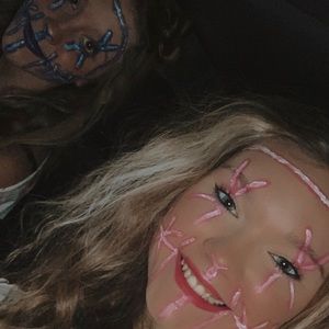 Meet your Posher, Chloe